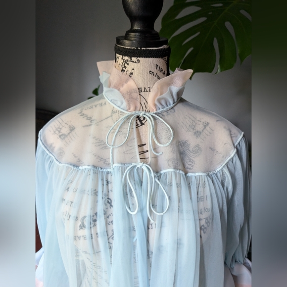 Vintage 1960s Womens Chiffon Baby Blue Floaty Nightgown Robe Size S/M - Picture 3 of 9